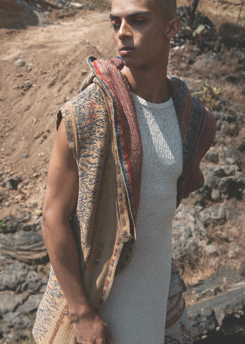 OAXACA hooded vest - Who Cares Why Not