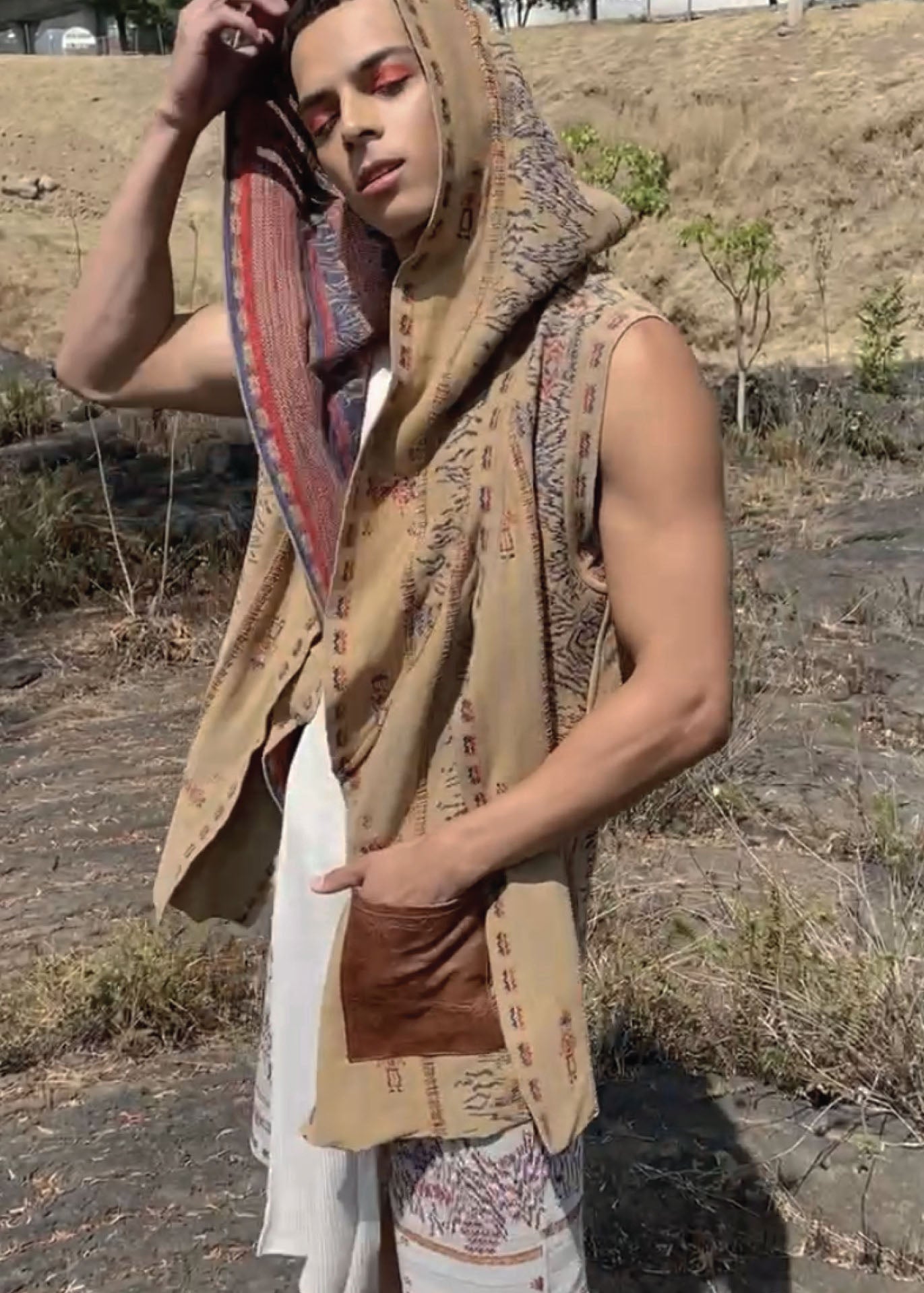 OAXACA hooded vest - Who Cares Why Not