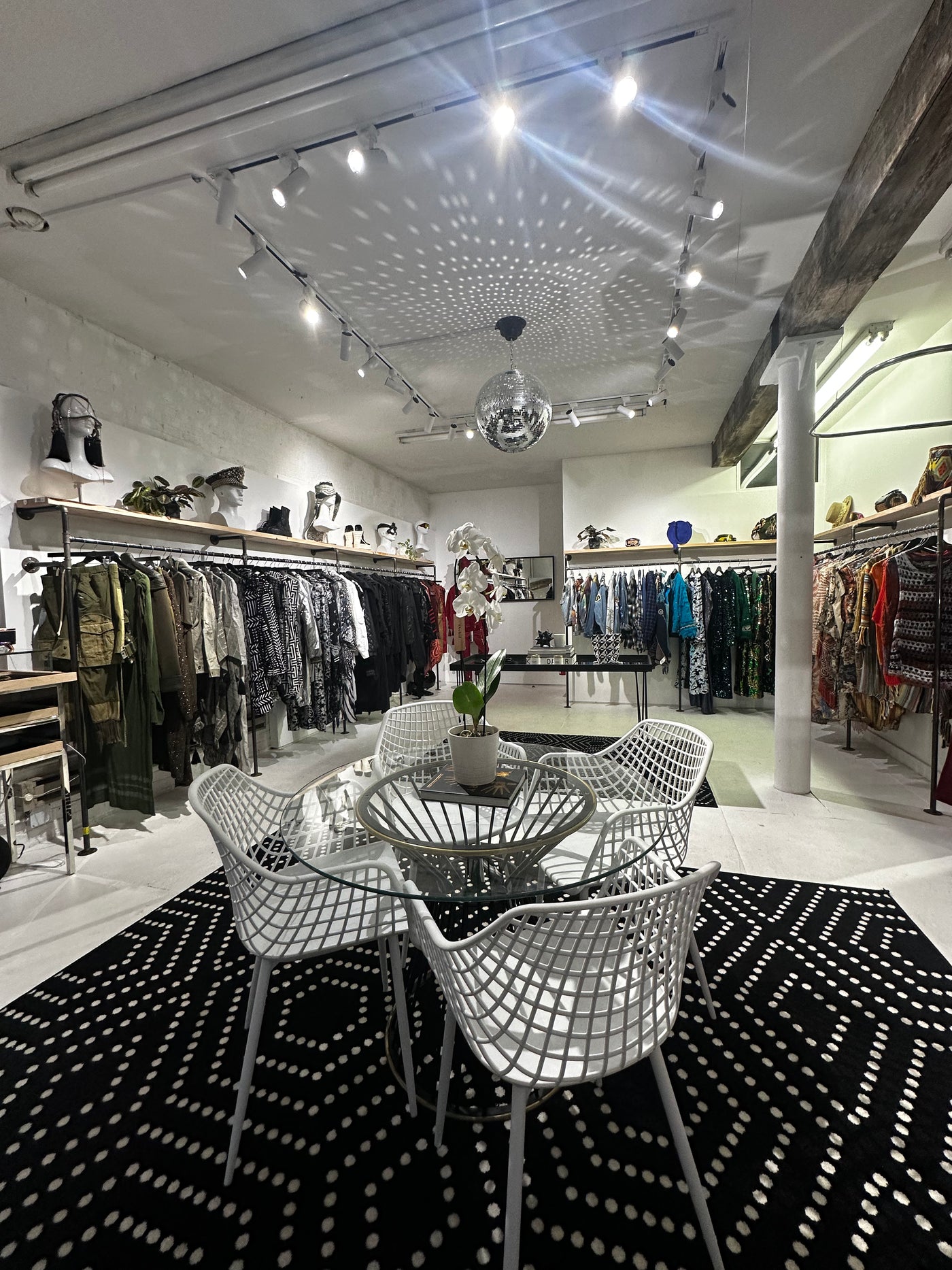 WCWN showroom location