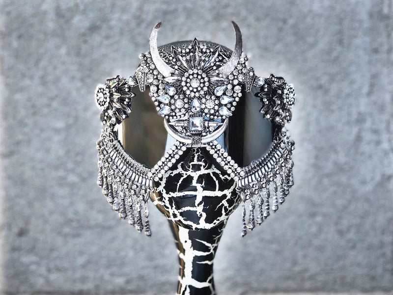 Grand Kabuto in Silver/Crystal - Who Cares Why Not