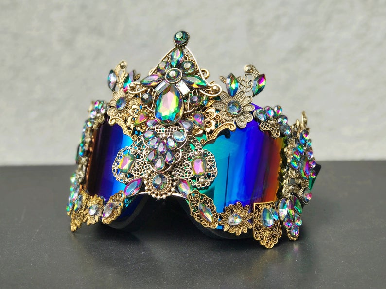 Siam in Gold Emerald Aura - Who Cares Why Not