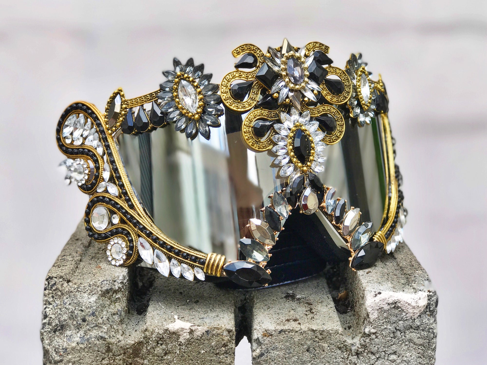 Spyro in Black/Gold - Who Cares Why Not